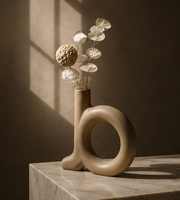 Vase Contemporain Minimaliste Beige Texturé, Art Sculptural en Fonte, Article de Décoration, Commande en Gros