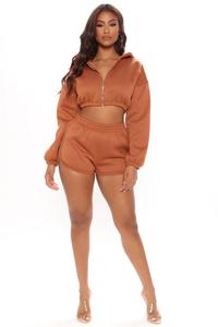 Ensemble de survêtements d'été décontractés pour femmes : crop top zippé à capuche et short à taille élastique avec cordon de serrage (OEM) - Product Image 1