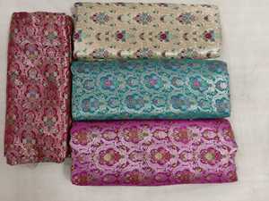 Tissu de luxe en brocart jacquard floral kimkhab jamavaar pour robes de mariée, costumes et saris - Product Image 1