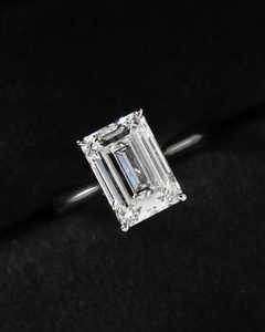 Anillo de Compromiso de Lujo con Moissanita Corte Baguette, Plata de Ley S925 con Baño de Rodio, Joyería Fina Clásica - Product Image 2