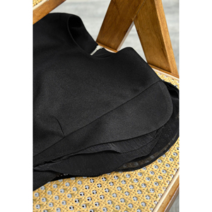 Blusa Elegante Negra para Mujer, Cuello Redondo, Manga con Volantes en Capas, Peplum, con Cinturón Hecho a Mano, Estilo Casual de Oficina, ODM OEM SOLI - Product Image 5