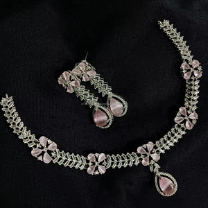 Ensemble de bijoux de mariée en diamant américain classique Collier et boucles d'oreilles en deux pièces pour mariage Style classique à la mode - Product Image 1