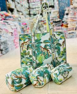 Vintage Lady Waterproof Quilted Geometric Cotton Crossbody Shoulder Bag with Zipper Closure for Travel and Daily Use - Product Image 3