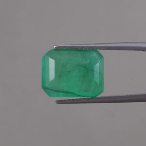 Esmeralda Verde Natural Certificada por IGI, Corte Octogonal de 6.39 Quilates, 14x10.5mm, Tallada a Mano, Pulida, Encerada/Enrasada con Aceite, Excelente - Product Image 3