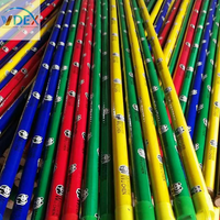 Bâton de vadrouille en bois durable avec couverture de fleurs en PVC Poignées de balai de nettoyage domestique du Vietnam