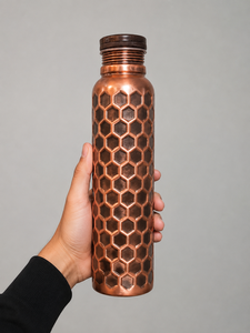Botella de Agua Daystar de Cobre con Diseño Martillado, Portátil, con Asa de Viaje, Clásica, Ergonómica, 34 oz, para Oficina, Tapa Libre de BPA, Mantiene las Bebidas Frías/Calientes - Product Image 2