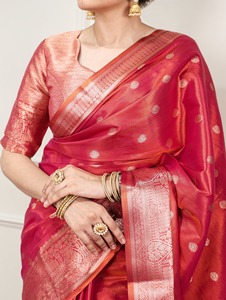 Sari Kasavu ethnique traditionnel indien avec tissage Zari, matériaux recyclés, pour les occasions de mariage, vêtements pour femmes toutes saisons - Product Image 4