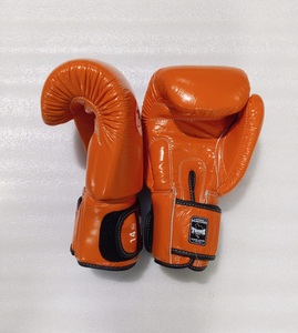 Guantes de Boxeo de Piel Auténtica Hechos a Mano Twins Muay Thai con Cierre de Velcro para MMA y Kick Boxing, Color Naranja - Product Image 3