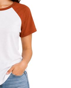 Camiseta raglán personalizada blanca y naranja quemado para mujer, cuello redondo informal, manga corta, mezcla de algodón suave, top de moda de verano - Product Image 4