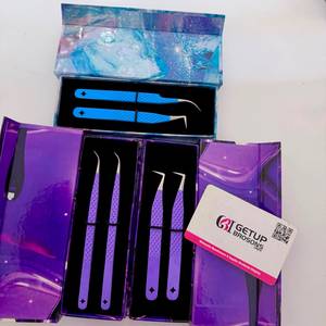 Pince à cils violette et bleue, revêtement poudré, personnalisée, avec boîte à double compartiment, 90 unités, longueur 45 mm, courbure 45, pointe lisse argentée - Product Image 5