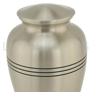 Urna Funeraria Blanca Estilo Americano de Tres Bandas, 200 Pulgadas Cúbicas, Extra Grande, con Acabado Satinado y Tres Bandas Negras - Product Image 4