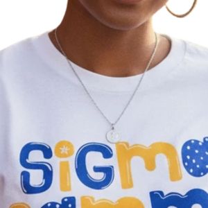 Sigma Gamma Rho Whimsey Tee T-shirt en coton imprimé personnalisé, vêtements de sororité grecque pour femmes, haut décontracté à col ras du cou, Streetwear - Product Image 2