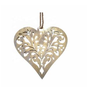 New Arrival <b>Vintage</b> Style Gold Metal Christmas Hanging Heart Christmas Tree <b>Ornament</b> Metal Heart Christmas Tree Decoration - Product Image 1