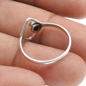 แหวนแบบเปิดสไตล์ยุโรป มาพร้อมกับอัญมณีอเมทิสต์ทรงกลม ประดับด้วยเงินแท้ 925 เครื่องประดับสไตล์โบฮีเมียน - Product Image 3