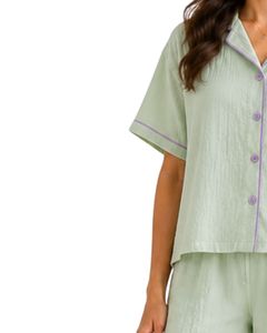 Ensemble de pyjama personnalisé vert clair pour femme, manches courtes, boutonné, broderie lavande, doux et respirant, idéal pour l'été - Product Image 3