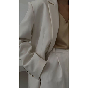 Ensemble de costume gris croisé à col cranté en mélange de laine pour femme, longueur standard, style britannique, blazer en tissu tissé - Product Image 4