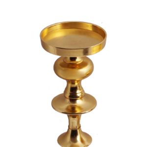 Compre un Portavelas Decorativo de Aluminio para Decoración del Hogar, Portavelas de Pilar con Acabado Dorado, Hecho a Mano y Personalizado - Product Image 3