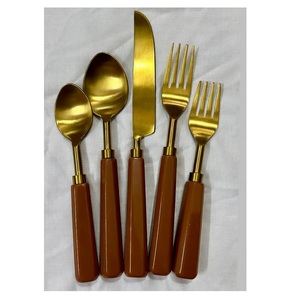 Cubiertos de Acero Inoxidable de Último Diseño con Acabado Dorado y Mango de Resina, Juego de Cubiertos para Mesa, Cuchara, Tenedor, Cuchillo, Vajilla Duradera - Product Image 1