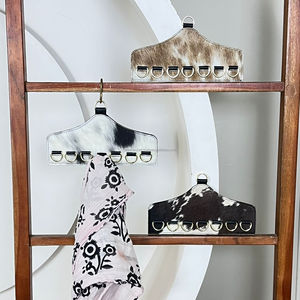 Soporte de Pared para Bufandas y Paños de Cuero Vacuno Premium 2025, Estilo Rústico Occidental con Anillos Metálicos, Organizador Decorativo para el Hogar - Product Image 5