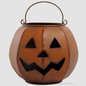Lanterne porte-bougie citrouille d'Halloween en métal noir avec visage de Jack O'Lantern orange, finition martelée, poignée suspendue décorative - Product Image 2