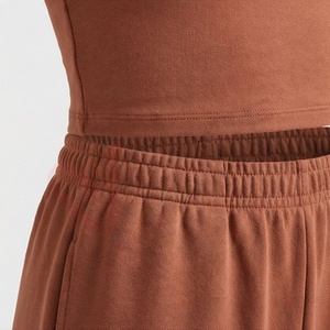 Conjunto de 2 piezas de yoga para mujer: Top corto acanalado azul marino de manga larga con cuello cuadrado y tirantes finos, y shorts de cintura alta - Product Image 5