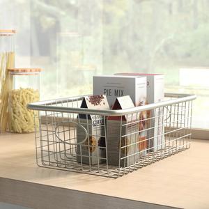 Cesta de Almacenamiento de Metal con Recubrimiento en Polvo Resistente a la Oxidación, Elegante Solución de Almacenamiento para el Hogar - Product Image 1