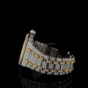 Moissanite Diamond Iced Out Montre-bracelet en moissanite Montre analogique VVS Clarté Cadeau pour hommes femmes Montre personnalisée Bijoux - Product Image 3