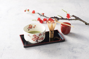 Tazón de Té Matcha de Cerámica Ecológica Ichiyama con Diseño de Flor de Ciruelo, Clásico para la Ceremonia Tradicional del Té - Product Image 2