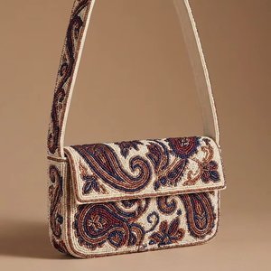 Bolso de Hombro Bohemio Personalizado OEM con Cuentas Florales Hechas a Mano, Estilo Vintage para Fiesta, con Cierre de Gancho y Bucle - Product Image 1