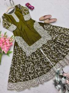 Trajes Gharara Sharara de Diseñador, Elegante Conjunto de Vestido Gharara Bordado para Mujer a Precio de Exportación, Perfecto para Vestidos de Novia - Product Image 4