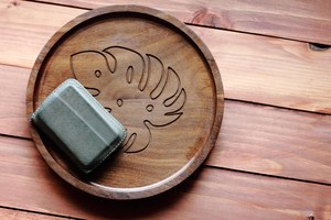 Bandeja de Servir de Madera de Nogal con Diseño de Hoja de Monstera Tallada, Estilo Rústico, de Una Sola Capa, para Cocina y Escritorio - Product Image 5
