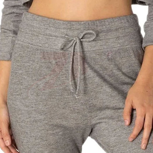 Sweat-shirt court pour femme le plus vendu, 100 % coton, manches longues, vierge, personnalisable avec logo, vente en gros - Product Image 4