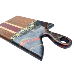 Planche à découper en bois faite à la main avec incrustation de résine et de coquillages, décoration de cuisine moderne pour la préparation des aliments - Product Image 1