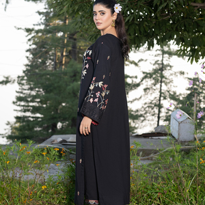 Vente en gros de robes traditionnelles royales bohèmes pakistanaises et indiennes pour femmes, en polyester, avec dentelle et motifs brodés, longueur genou - Product Image 5