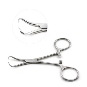 Pince de Backhaus jetable de 3,5 po en acier inoxydable pour instruments chirurgicaux, manuelle, avec pince à serviette de Backhaus - Product Image 1
