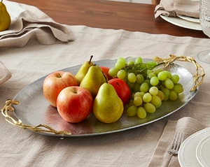 Bandeja de servir ovalada clásica de metal con asas de hoja de oro, acabado pulido hecho a mano, para uso en mesa y como regalo. - Product Image 5