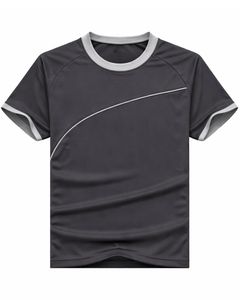 ชุดเสื้อยืดกีฬาและกางเกงขาสั้นสีเทาเข้มและสีเทาอ่อนสำหรับผู้ชาย ระบายอากาศได้ดี แห้งเร็ว เหมาะสำหรับออกกำลังกาย วิ่ง และฝึกซ้อม - Product Image 2