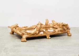 Plateau de service rond en métal doré avec poignées et pieds, plat décoratif pour la maison, les mariages, les fêtes, les hôtels, les restaurants - Product Image 3