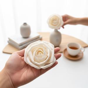 ดอกไม้รักโรส โซล่าวู้ด ขนาด 8-8.5 ซม. ก้านไฟเบอร์จากต้นเซสบาเนีย สำหรับอโรมาเธอราพี ทำด้วยมือ - Product Image 4