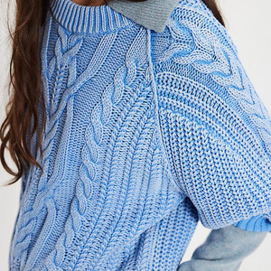Pull-over ample en maille torsadée épaisse 100 % acrylique à manches chauve-souris pour femme, col rond, collection Hiver 2026 - Product Image 4