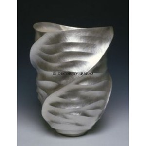 Premium Quality Aluminum Casted Silver Shiny <b>Polished</b> Fancy Texture Flower Vase Home Hotel Interior Decoration Accessories - Product Image 1