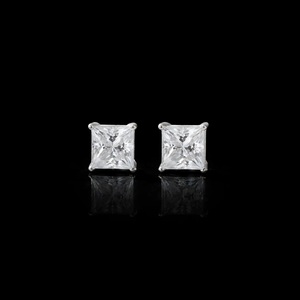 Boucles d'oreilles clous en argent sterling 925 plaqué or à quatre griffes, 20-80 points, 1-2 carats, Moissanite certifiée IGI, pour Anniversaire et Mariage - Product Image 5