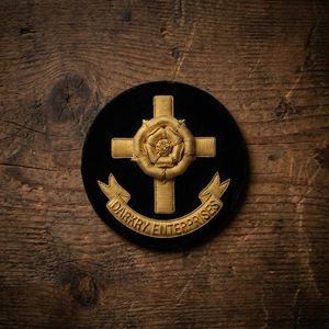 Parche de blazer ceremonial hecho a mano con emblema de espadas cruzadas y corona plateada, bordado personalizado de terciopelo morado con hilo de oro. - Product Image 4