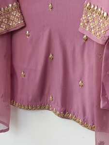 Elegante Salwar Kameez Estampado 2025 con Dupatta en Contraste - Vestido Tradicional Pakistaní - Product Image 3