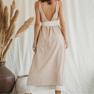 Vestido Maxi de Encaje Estilo Bohemio Orgánico Beige, Vestido de Fiesta de Cóctel de 2 Capas con Espalda Descubierta y Cinturón - Product Image 2