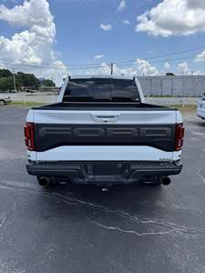 Ford F150 Raptor Usado del 2019 - Product Image 2