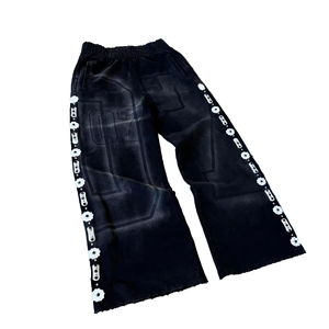 Wholesale Heavyweight Suede Effect Fleece <b>Cargo</b> <b>Pants</b> Custom Logo <b>Men</b> <b>Grey</b> Vintage Wash Multi Pocket Tapered Joggers - Product Image 1