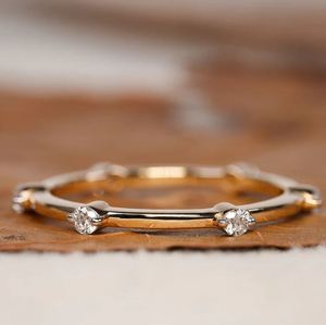 Anillo Apilable de Lujo con Moissanita de Corte Brillante, Plata de Ley 925 Chapada en Oro, para Aniversario de Bodas - Product Image 3