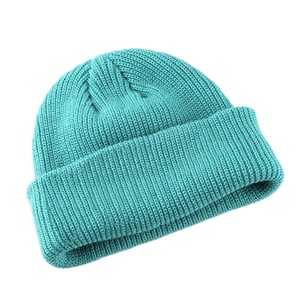 Bonnets en acrylique doux de style court avec technique de broderie de logo jacquard trucs chauds pour le camping - Product Image 3