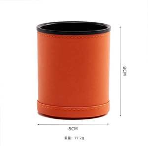 Ensemble de dés en cuir fait main personnalisé de 10 pièces avec 4 dés de style classique pour les jeux de société - Product Image 2